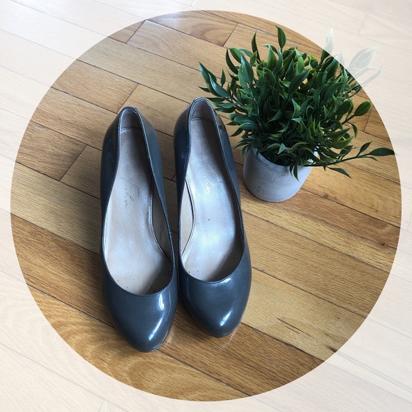 ❤️Grey Patten Marc Fisher Platforms - Picture 2 of 3